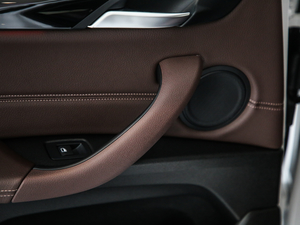 2020sDrive20i MԽҰb g