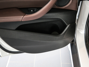 2020sDrive20i MԽҰb g