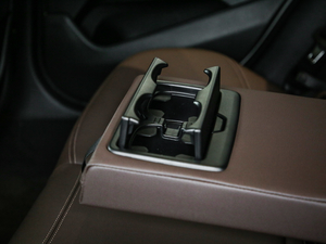 2020sDrive20i MԽҰb g