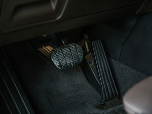 2020sDrive20i MԽҰb п؅^