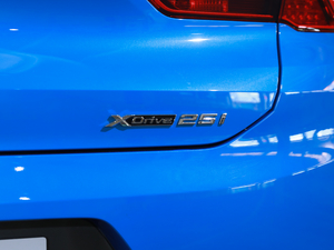 2020xDrive25i M\b ^