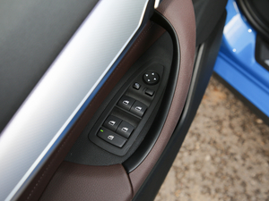 2020xDrive25i M\b п؅^