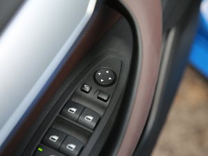 2020xDrive25i M\b п؅^