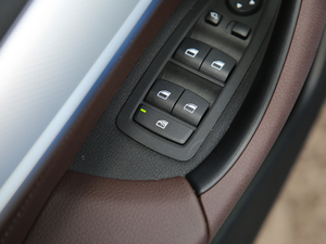 2020xDrive25i M\b п؅^