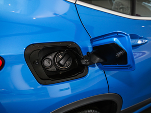 2020sDrive25i IMԽҰb w