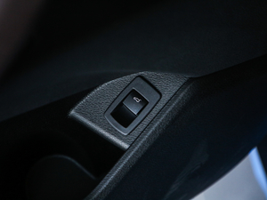 2020sDrive25i IMԽҰb g