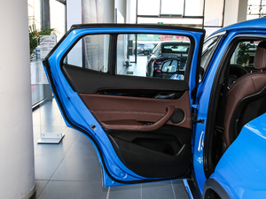 2020款sDrive25i 领先型M越野套装 左后车门