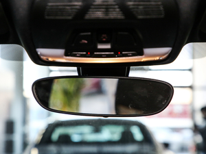 2020款sDrive25i 领先型M越野套装 车内后视镜