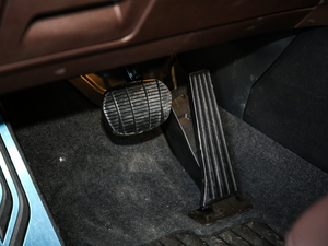 2020sDrive25i I(lng)MԽҰb п؅^(q)