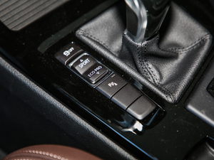 2020sDrive25i I(lng)MԽҰb п؅^(q)