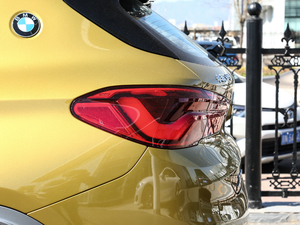 2020sDrive25i MԽҰb ^