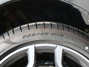 2020sDrive25i MԽҰb ݆̥ߴ