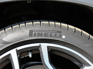 2020sDrive25i MԽҰb ݆̥Ʒ