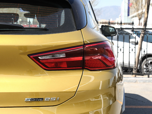 2020sDrive25i MԽҰb β