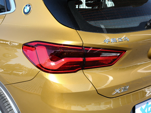 2020sDrive25i MԽҰb ^