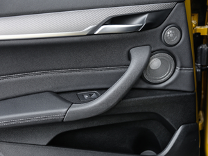 2020sDrive25i MԽҰb g