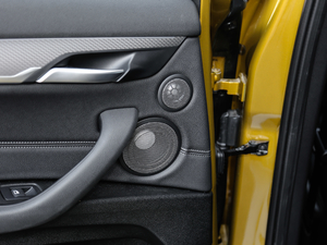 2020sDrive25i MԽҰb g