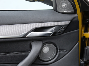 2020sDrive25i MԽҰb g