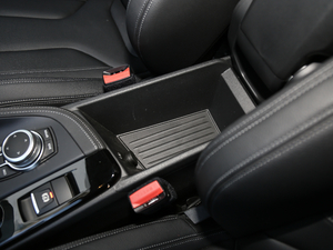 2020sDrive25i MԽҰb g