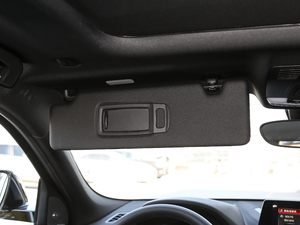 2020sDrive25i MԽҰb (yng)壨