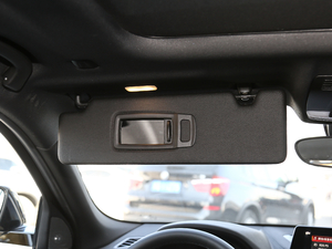 2020sDrive25i MԽҰb g