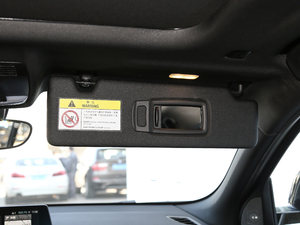 2020sDrive25i MԽҰb g