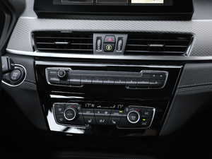 2020sDrive25i MԽҰb {