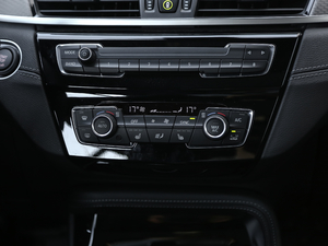 2020sDrive25i MԽҰb {{