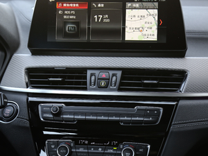 2020sDrive25i MԽҰb {L