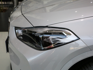 2020sDrive25i MԽҰb ^