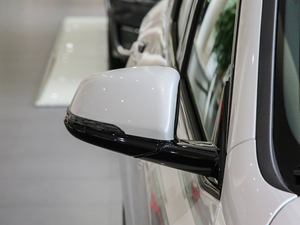 2020sDrive25i MԽҰb ^