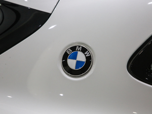 2020sDrive25i MԽҰb ^