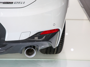 2020sDrive25i MԽҰb ^