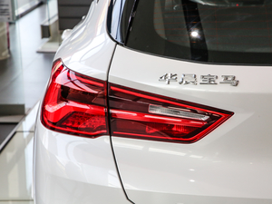 2020sDrive25i MԽҰb ^