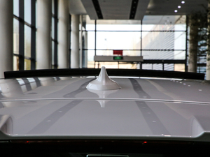 2020sDrive25i MԽҰb ^