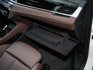 2020sDrive25i MԽҰb 