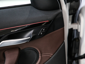 2020sDrive25i MԽҰb g