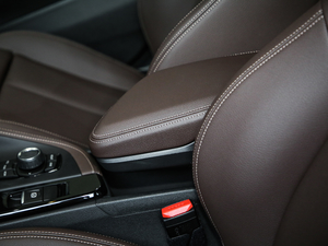 2020sDrive25i MԽҰb 