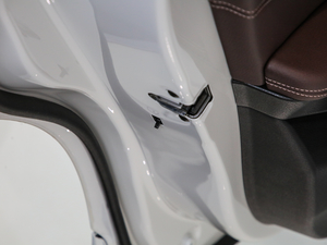 2020sDrive25i MԽҰb g