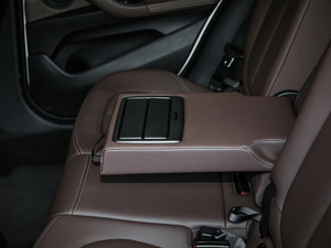 2020sDrive25i MԽҰb 