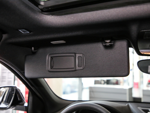 2020sDrive25i MԽҰb g