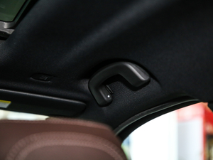 2020sDrive25i MԽҰb g