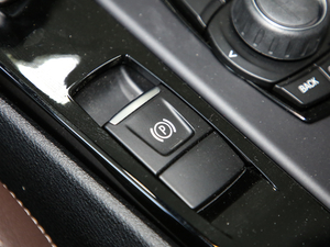 2020sDrive25i MԽҰb v܇Ƅ