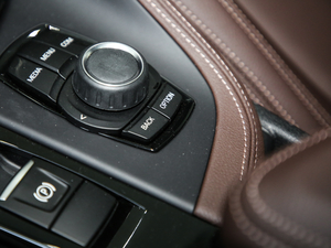 2020sDrive25i MԽҰb п؅^(q)