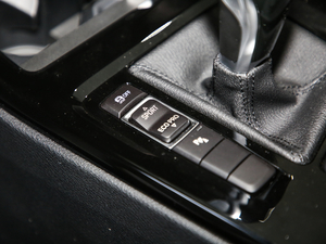 2020sDrive25i MԽҰb п؅^(q)