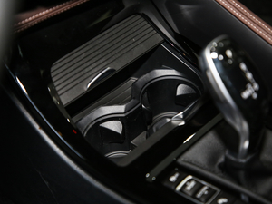 2020sDrive25i MԽҰb п؅^(q)