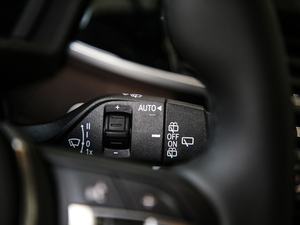 2020sDrive25i MԽҰb п؅^(q)