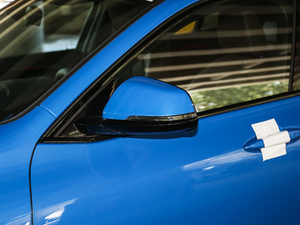 2020sDrive25i IM\b ^