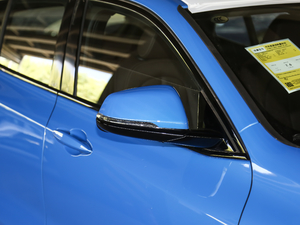 2020sDrive25i IM\b ^