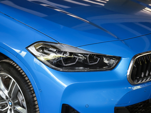 2020sDrive25i IM\b ^